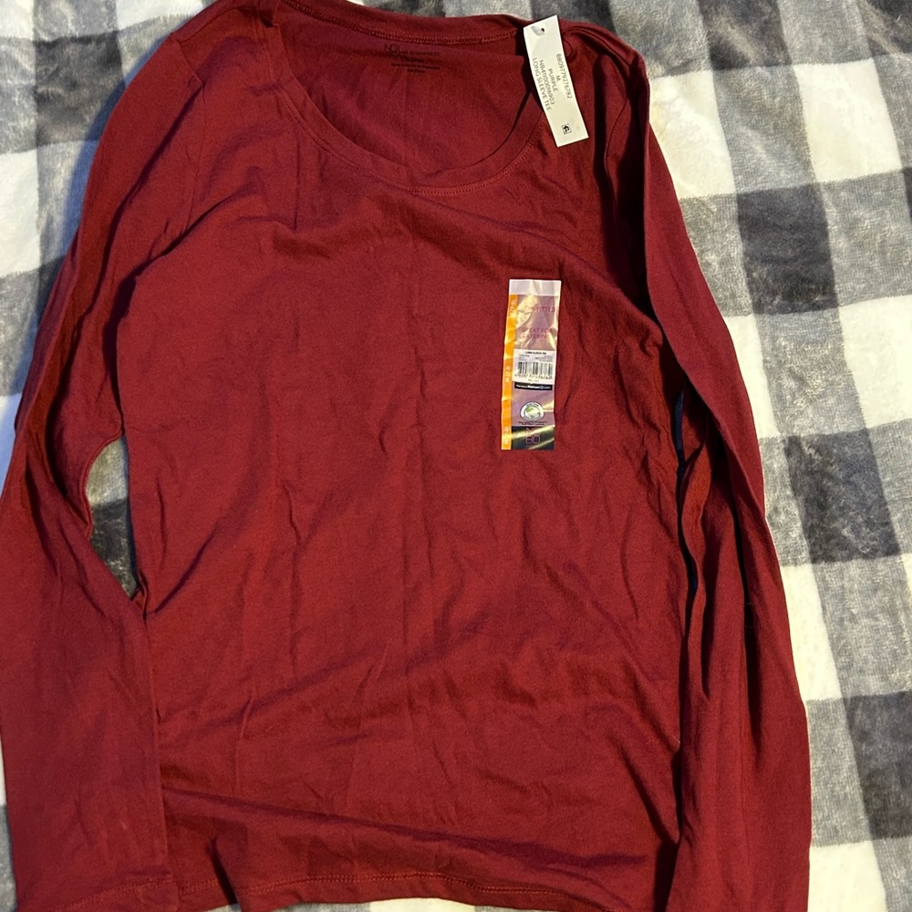 NWT medium NoBo long sleeves maroon shirt! A11